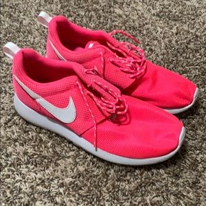 Pink nike shoes